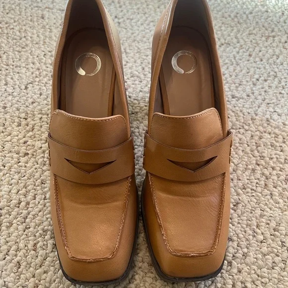 Journee Collection Tan Block Heel Loafers Size 7.5 - Picture 5 of 9